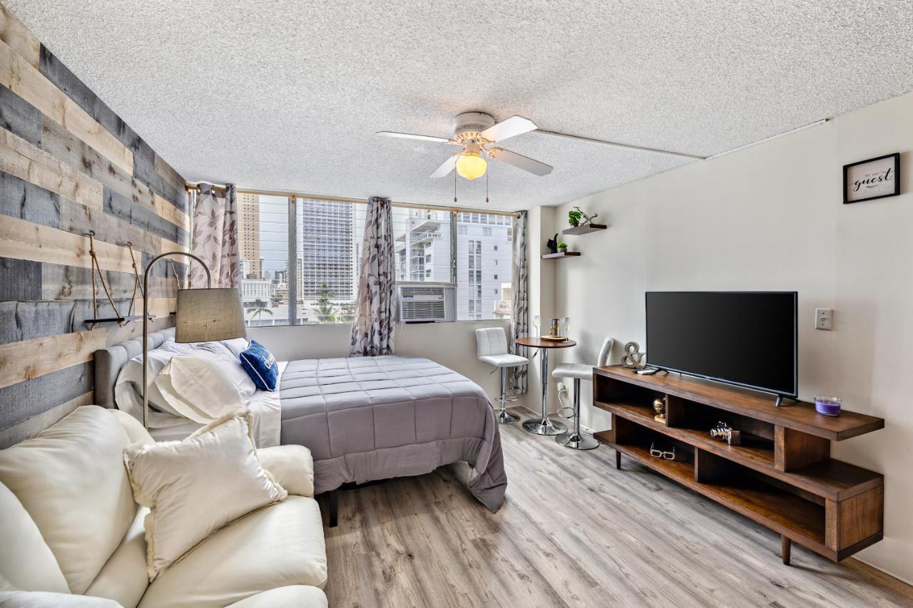 Modern Waikiki Condo Perfect For Beach Getaway! Honolulu Eksteriør billede